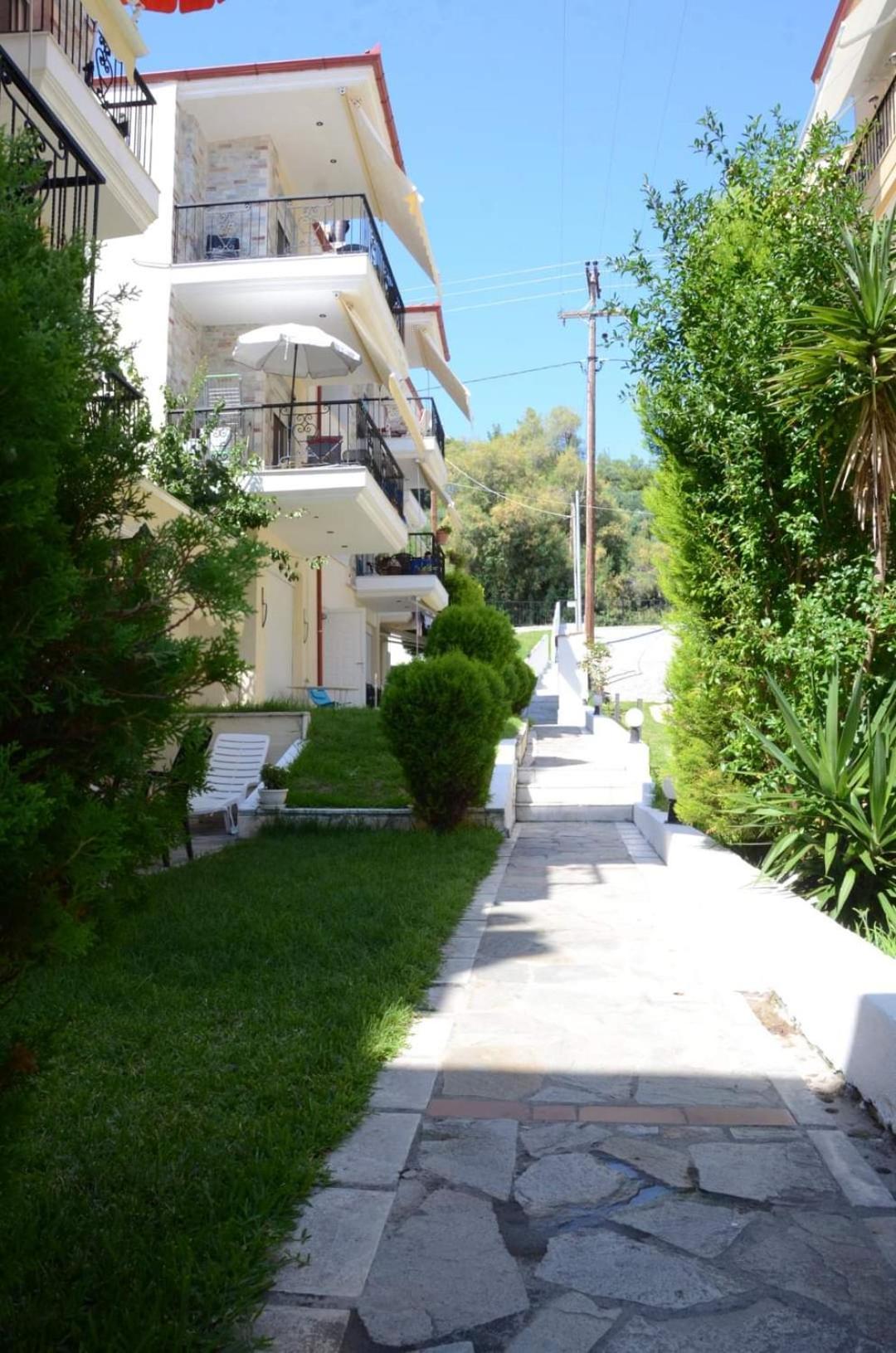 Roses Rt Apartments Skioni II Nea Skioni Exterior photo